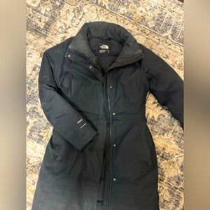 Women’s small black 550 dry vent north face coat in good condition